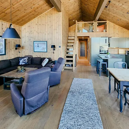 With Forest Edge Views Svingvoll